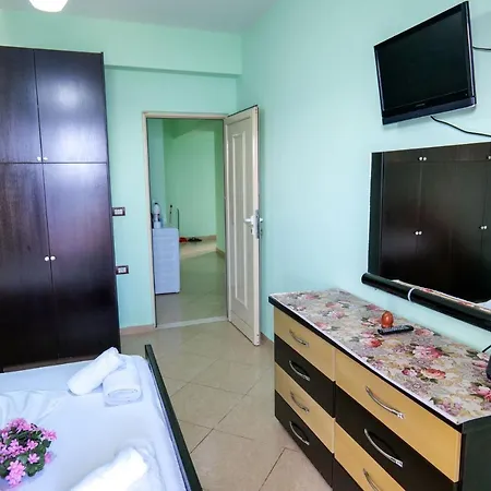 Rei Habitación en casa particular Sarandë