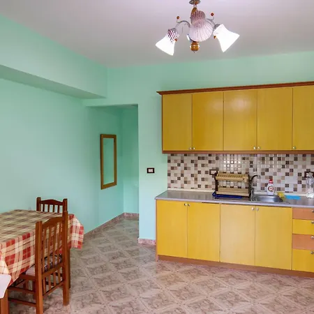 Rei Homestay *